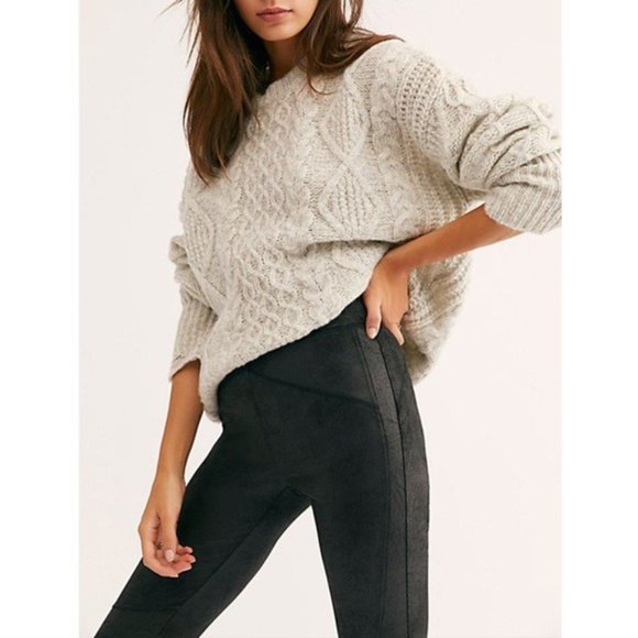 Free People Midnight NWT Vegan Faux Suede Black Leggings Size Small - Picture 3 of 16